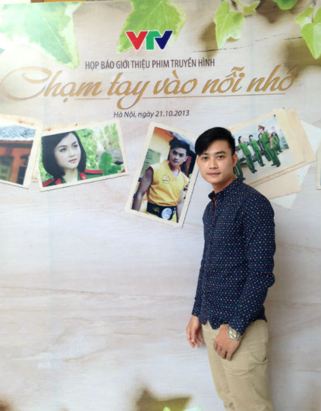 Chạm Tay Vào Nỗi Nhớ (Chạm Tay Vào Nỗi Nhớ) [2013]