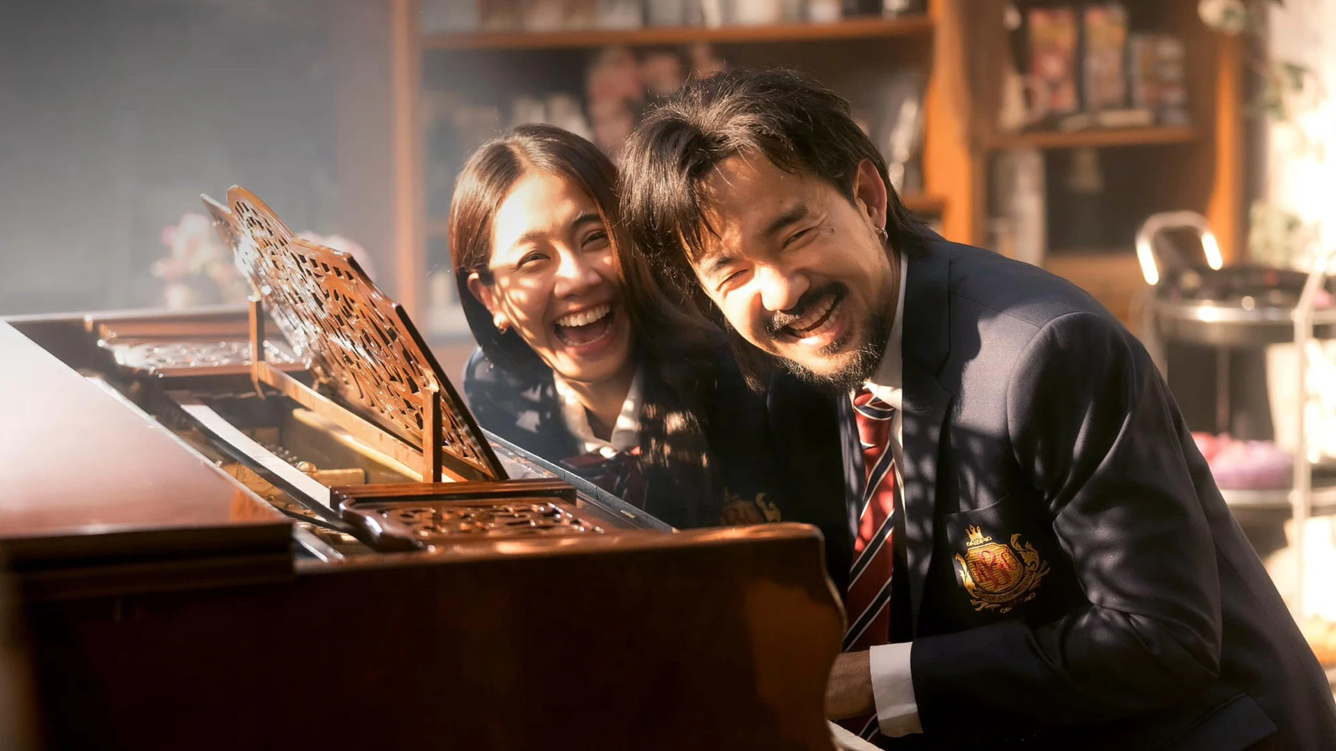 Chuyện Tình Khuôn Mẫu