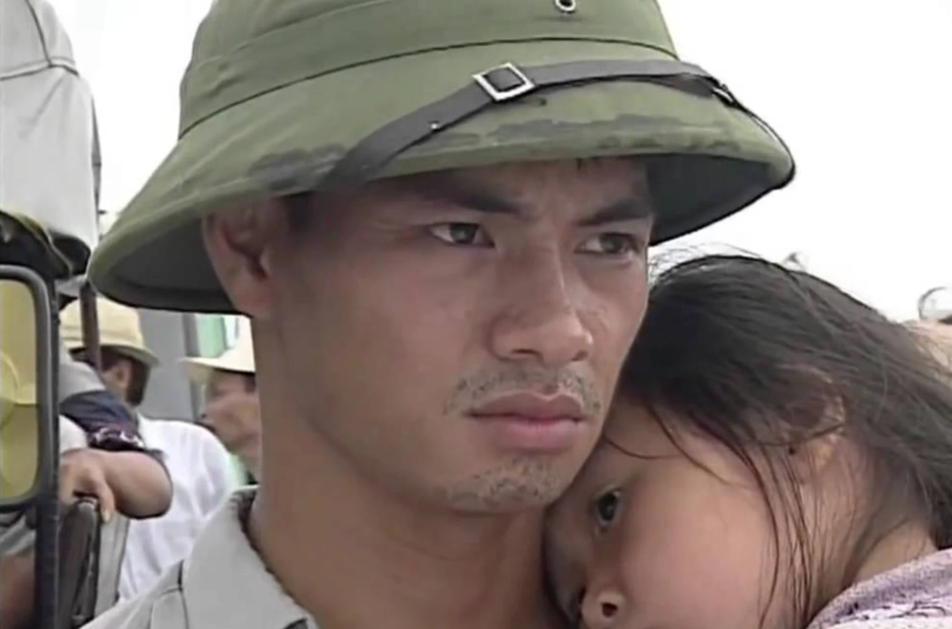 Sóng Ở Đáy Sông